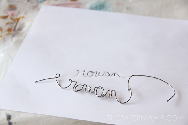 Glitter Wire Necklace: 50 DIY Days of Christmas // thepapermama.com