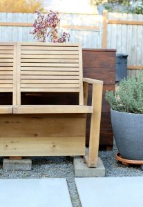 6 Quick Tips to Protect Outdoor Furniture in the Winter