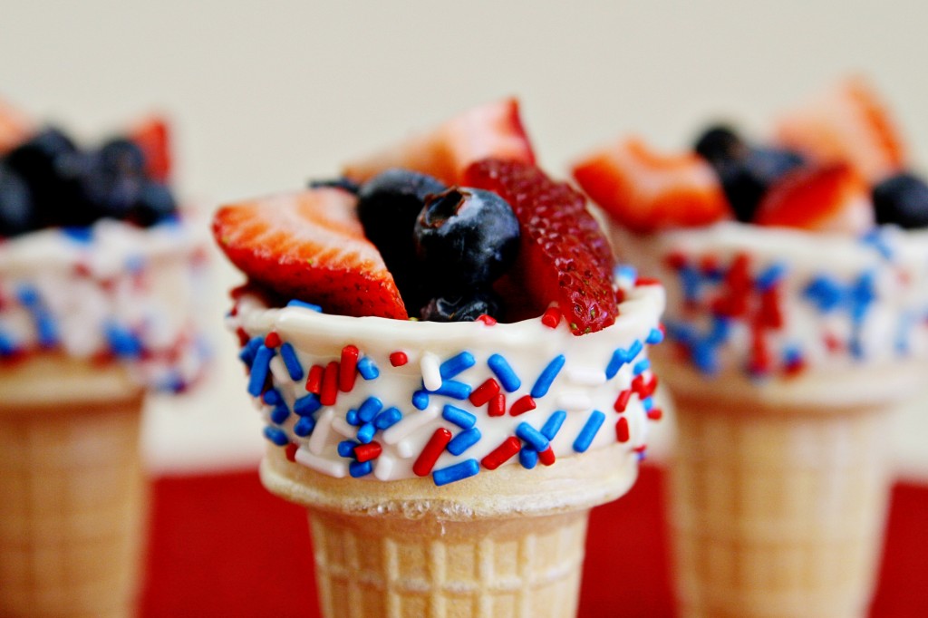 4th-of-July-Ice-Cream-Cone-Fruit-Cups-1-1024x682