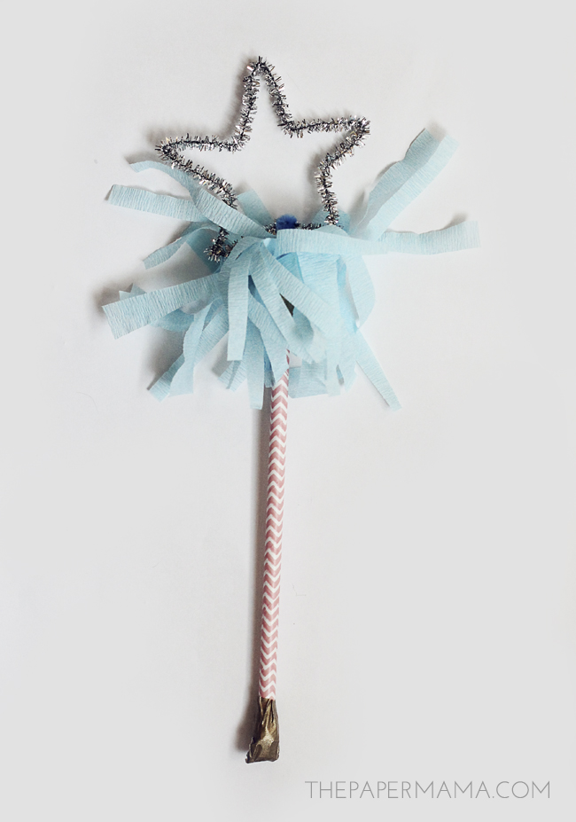 4th of July Sparkler Wand // thepapermama.com