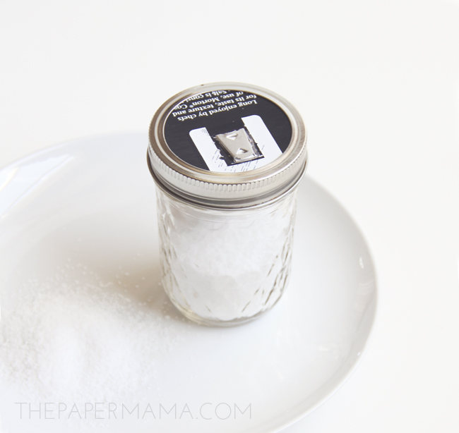 Salt Dispenser Jar // thepapermama.com