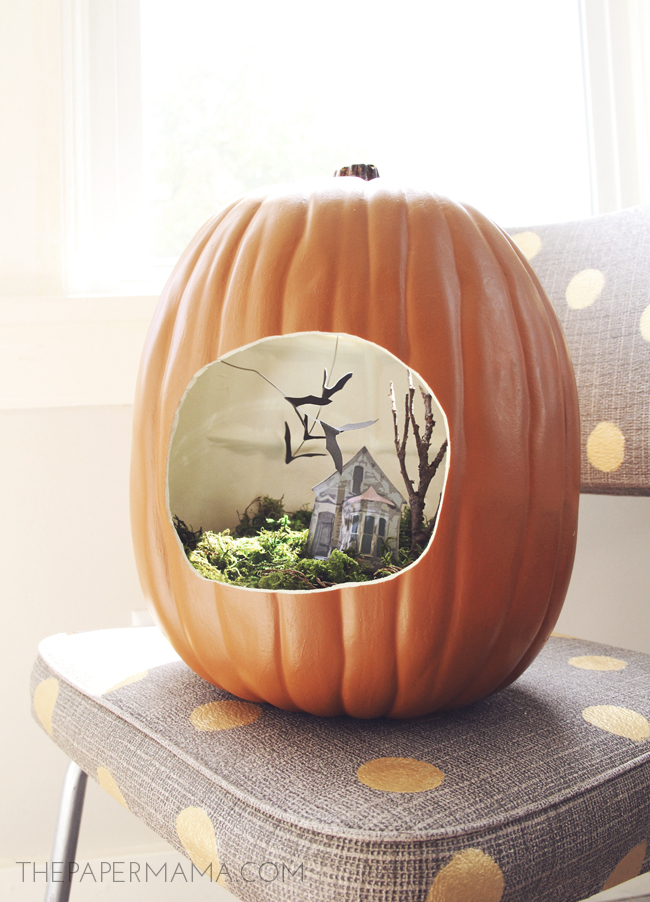 Spooky Pumpkin Silhouette // thepapermama.com