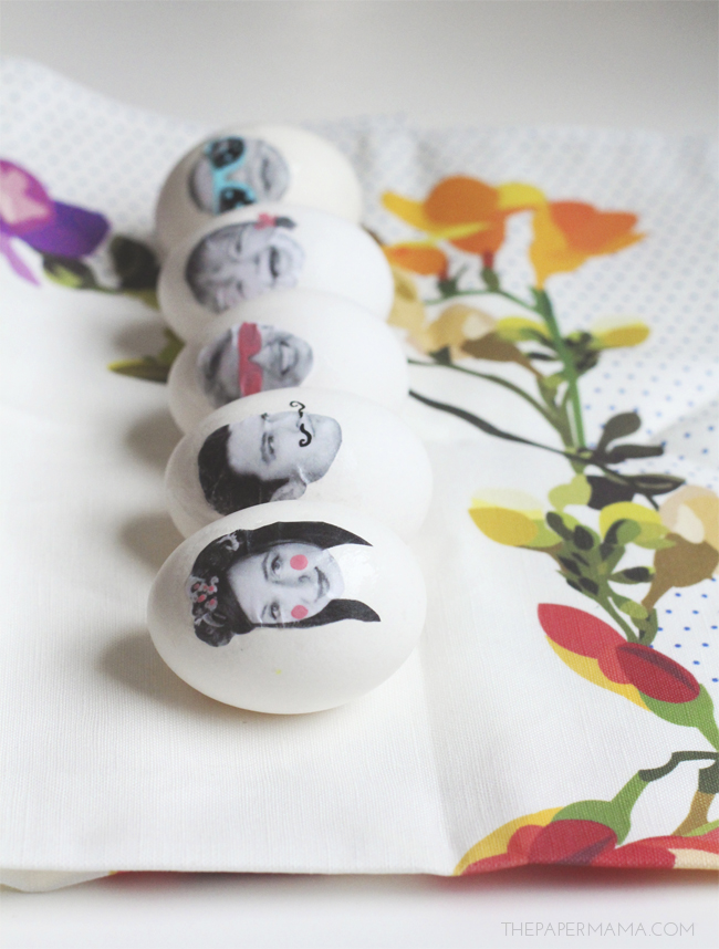 Silly Face Photo Easter Eggs // thepapermama.com