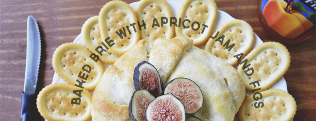 Day 7 of my 50 DIY Days of Christmas: Baked Brie with Apricot Jam and Figs // thepapermama.com