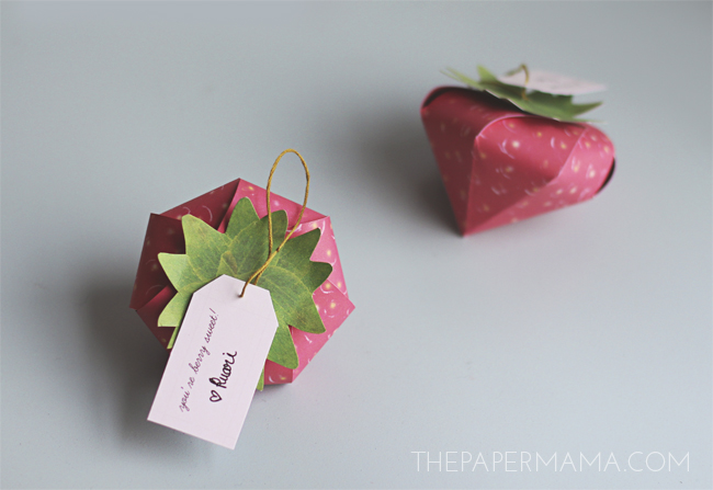 Strawberry Valentine DIY with Free Printables // thepapermama.com