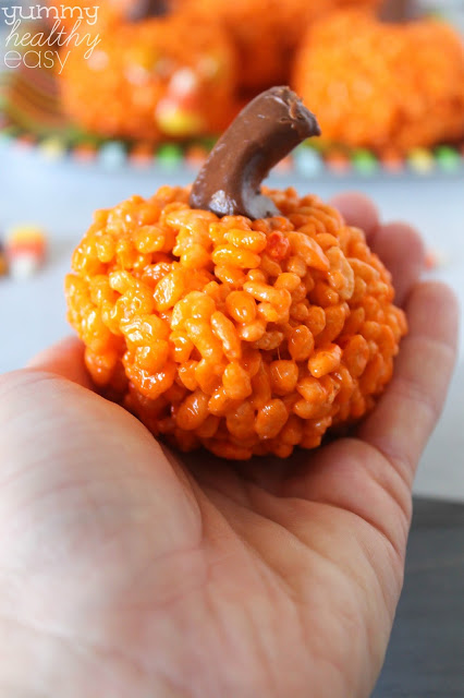 These pumpkin Rice Krispies treats would look so cute on your Thanksgiving table, from Yummy Healthy Easy. 