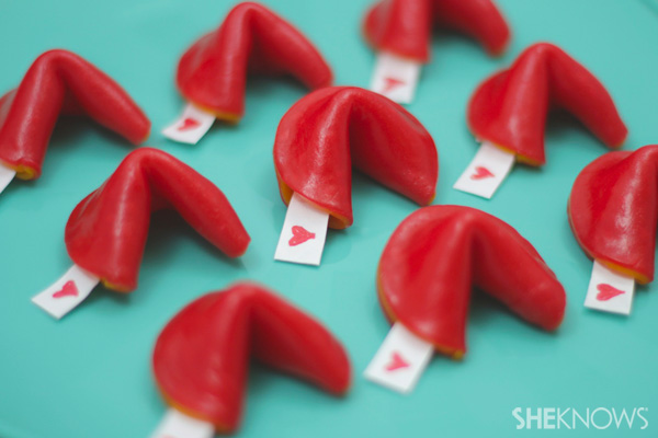 http://www.sheknows.com/food-and-recipes/articles/981183/fruit-roll-ups-fortune-cookie-valentines