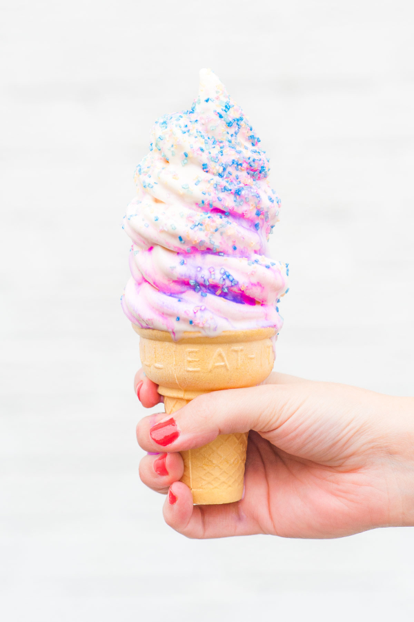 Have you seen those edible color sprays? Try them out on tasty swirled cone. Found on Paper & Stitch. 